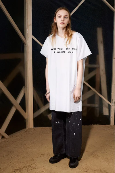 Look 10
